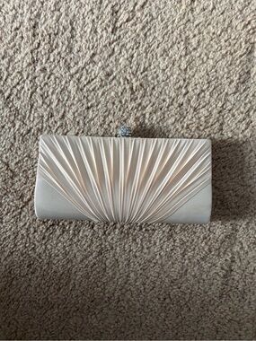 Elegant Cream Satin Pleated Evening Clutch